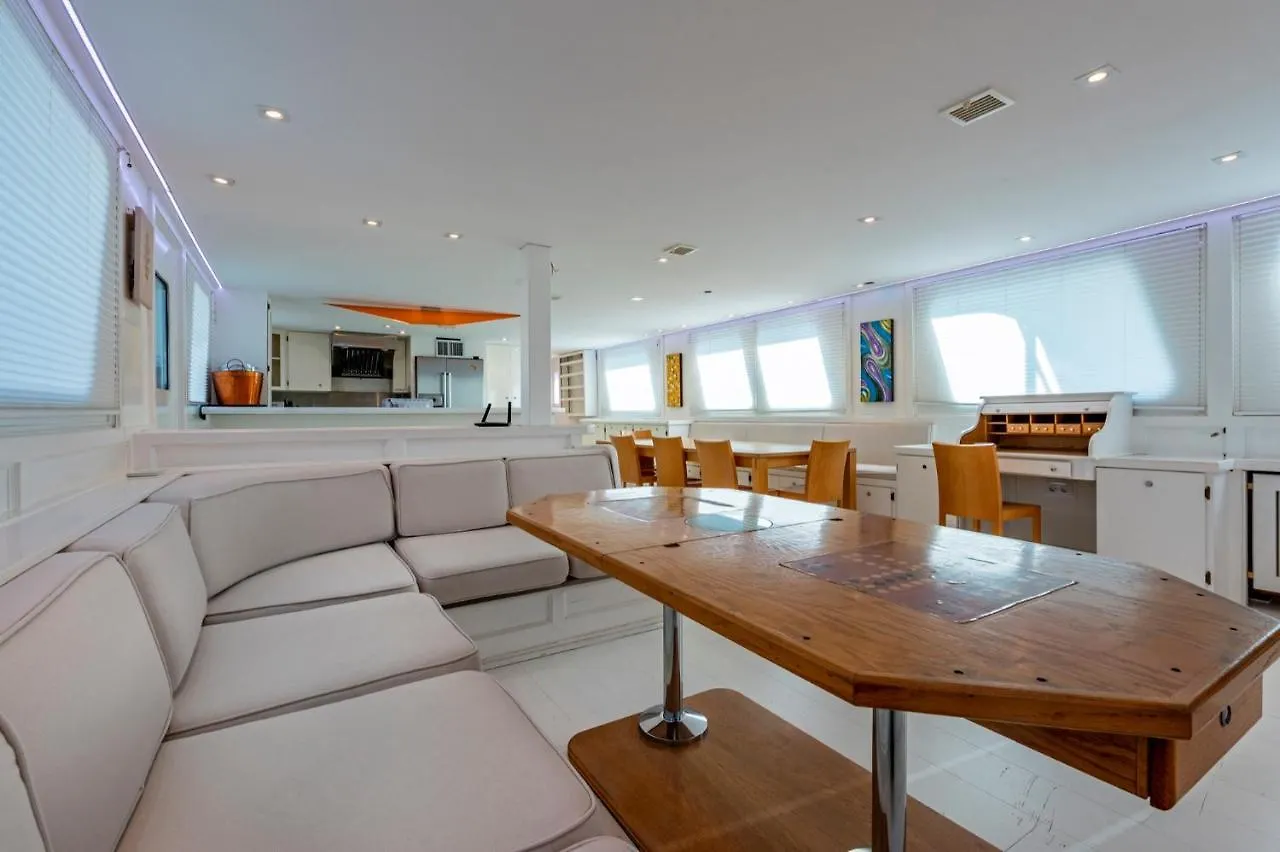 Bådhotel Luxury Boat Hotel Sant Adrià de Besòs