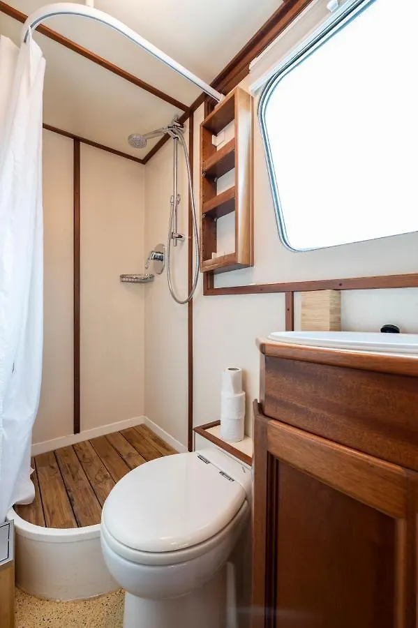 Luxury Boat Hotel Sant Adrià de Besòs 0*,