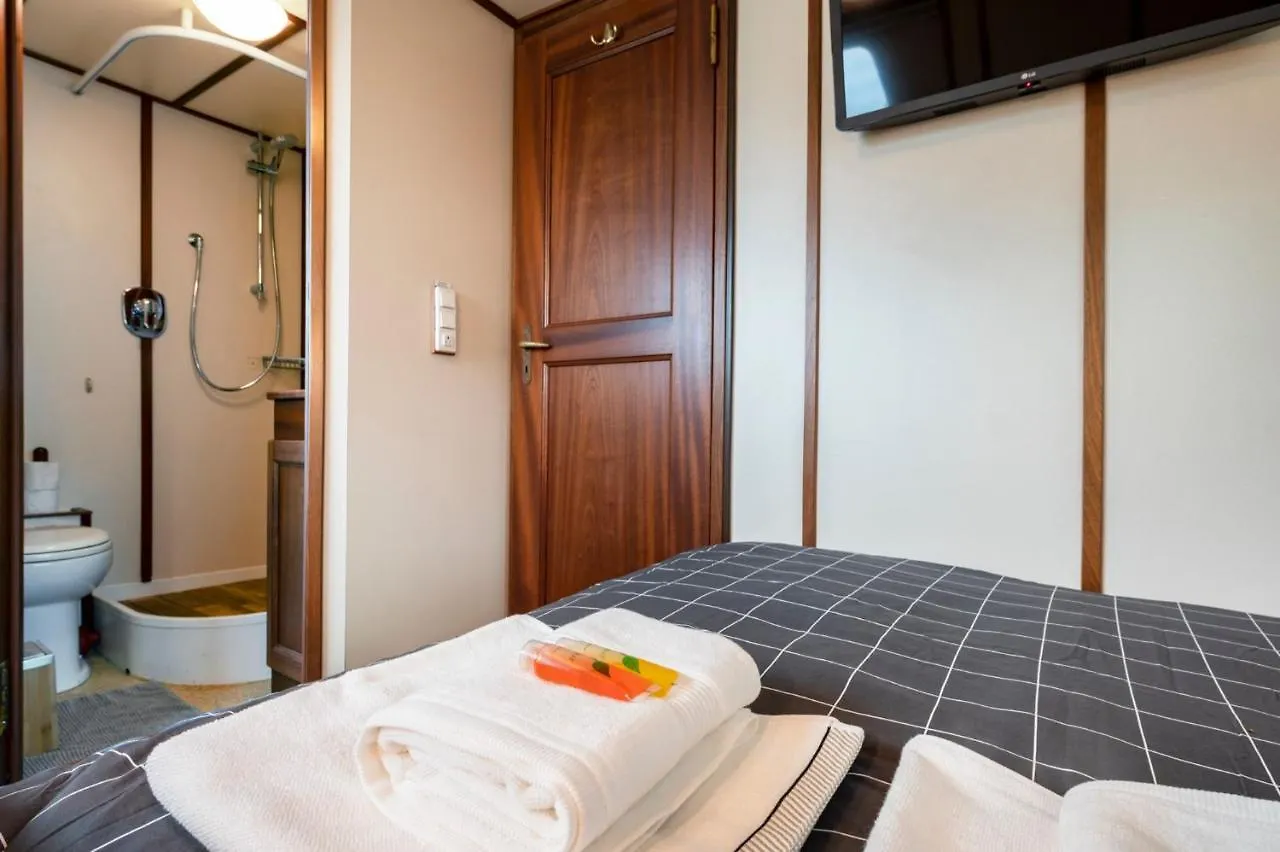 Luxury Boat Hotel Sant Adrià de Besòs Bådhotel
